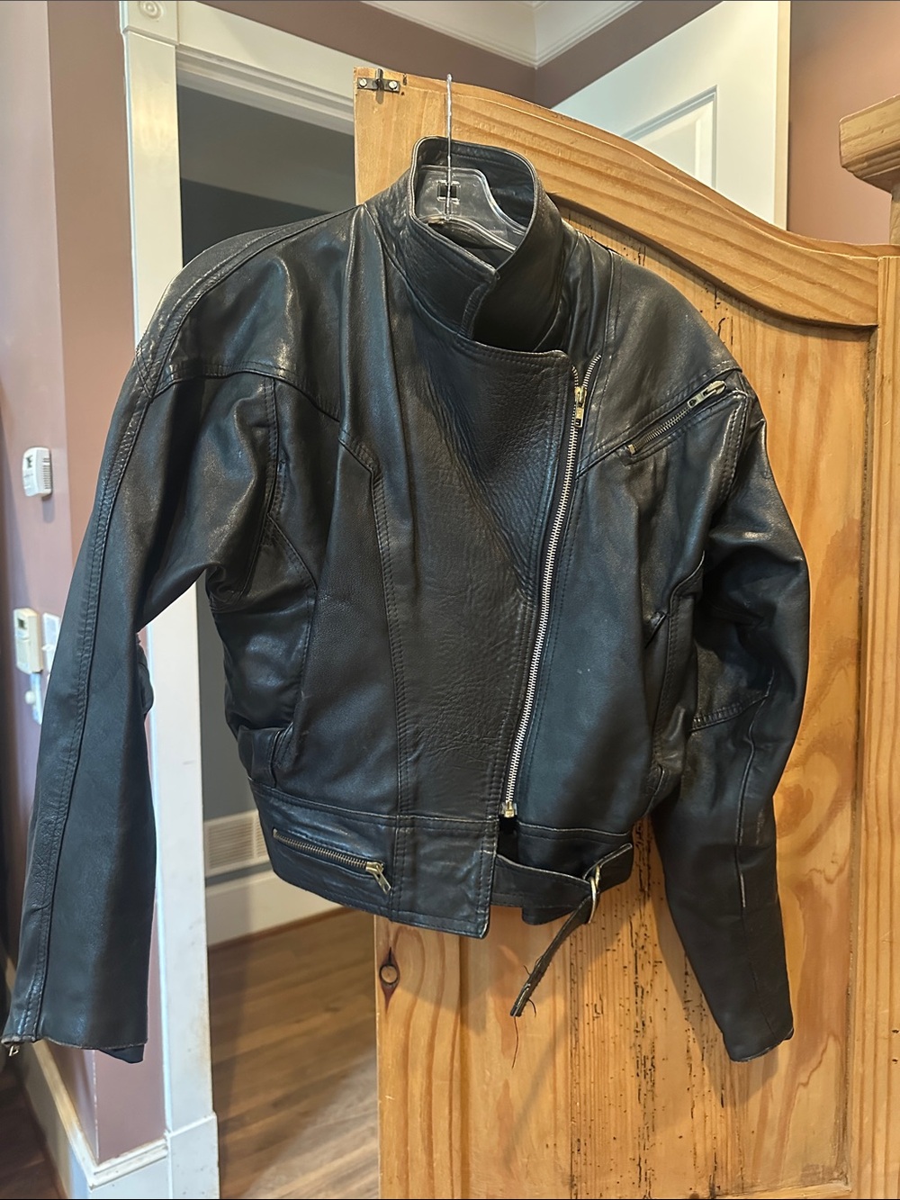 Vintage 1985  London UK made black Leather Zip-Trim moto Biker Jacket